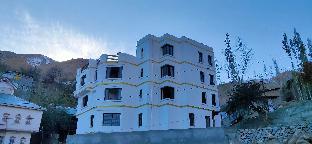 hotel apricot inn