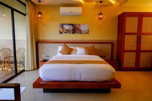 mount stratus resort