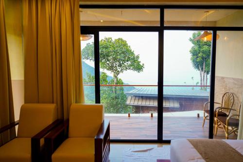 mount stratus resort