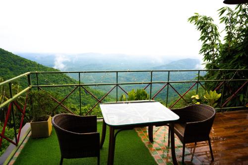 mount stratus resort