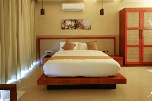 mount stratus resort