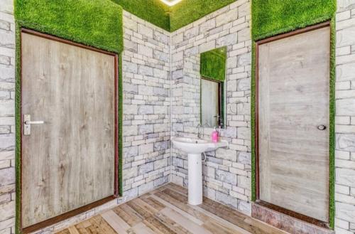 hotel o lavish residency