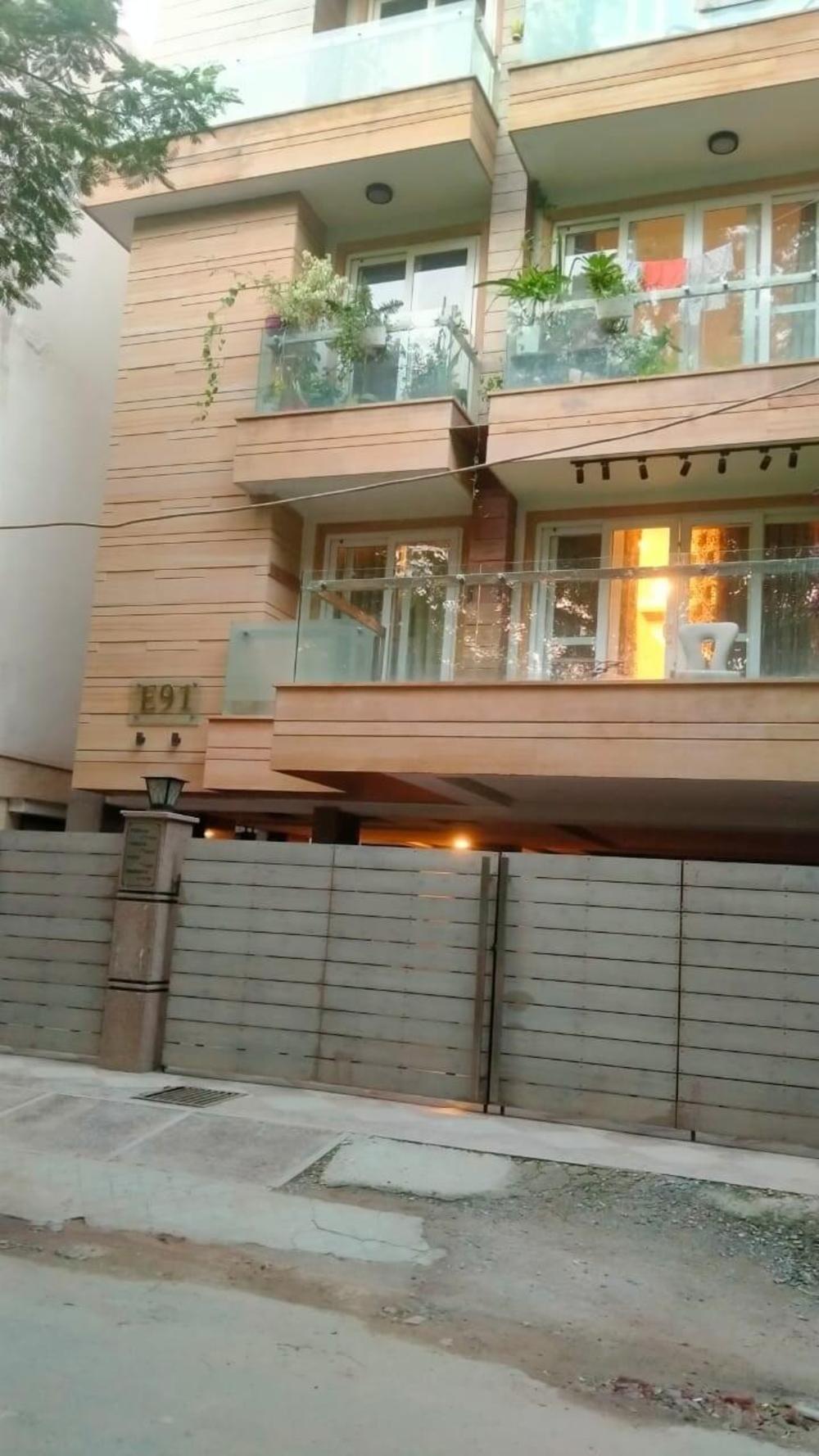 homlee pentagon 5 bhk super luxurious large flat