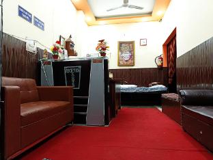 lotus stay 1 min walk in nizamuddin railway st