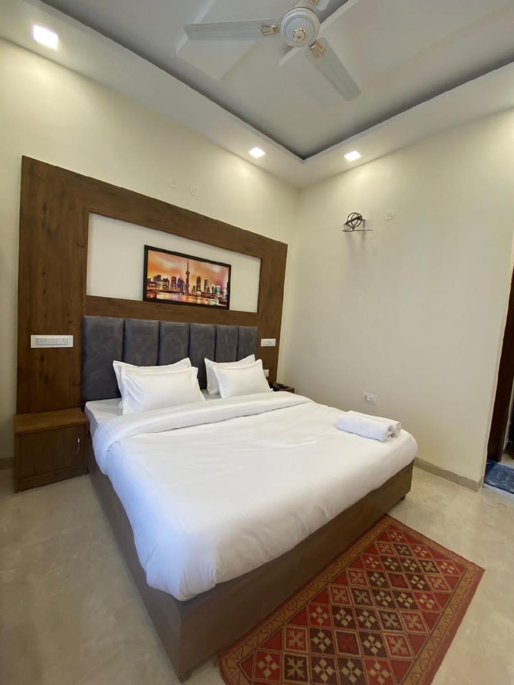 hotel woodlark zirakpur