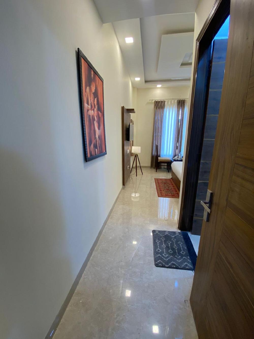 hotel woodlark zirakpur