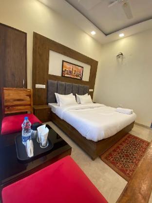hotel woodlark zirakpur