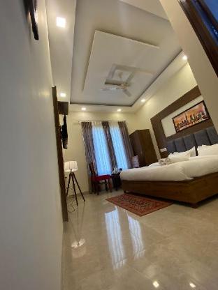 hotel woodlark zirakpur