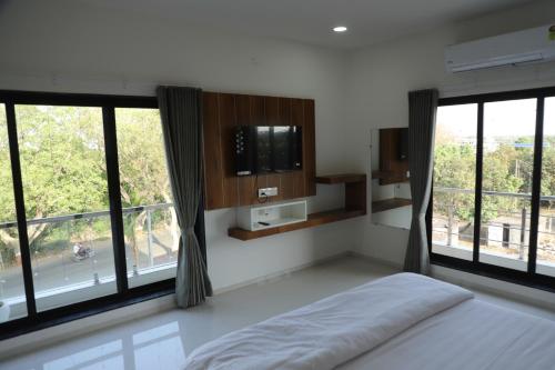 hotel opera sasan gir