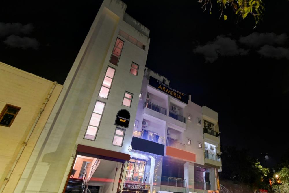 townhouse oak armeria