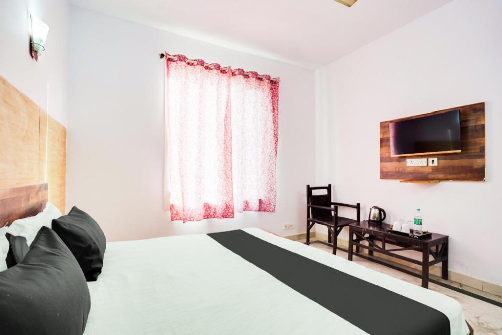 hotel o noida stay