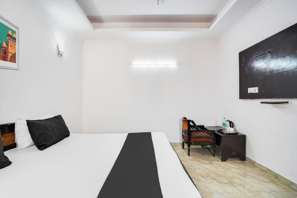 hotel o noida stay
