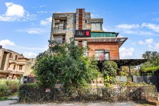 hotel o noida stay