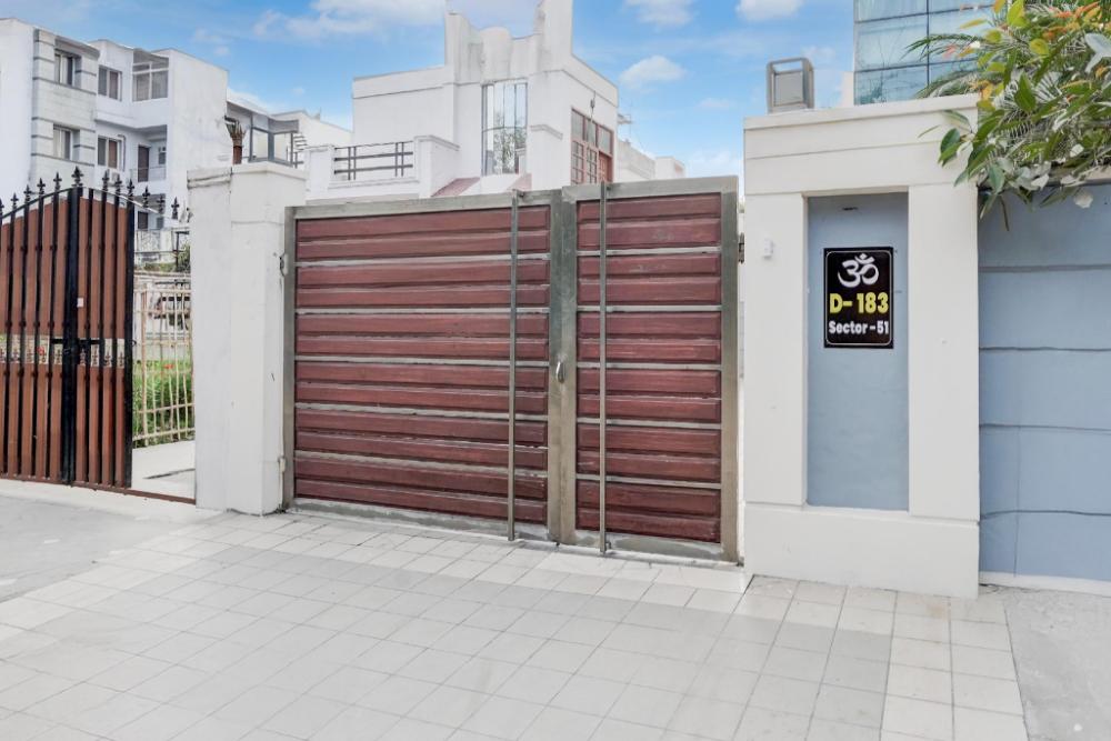 super townhouse sector 51 noida near metro station