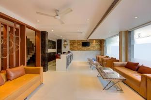 the elevate hotel near delhi airport