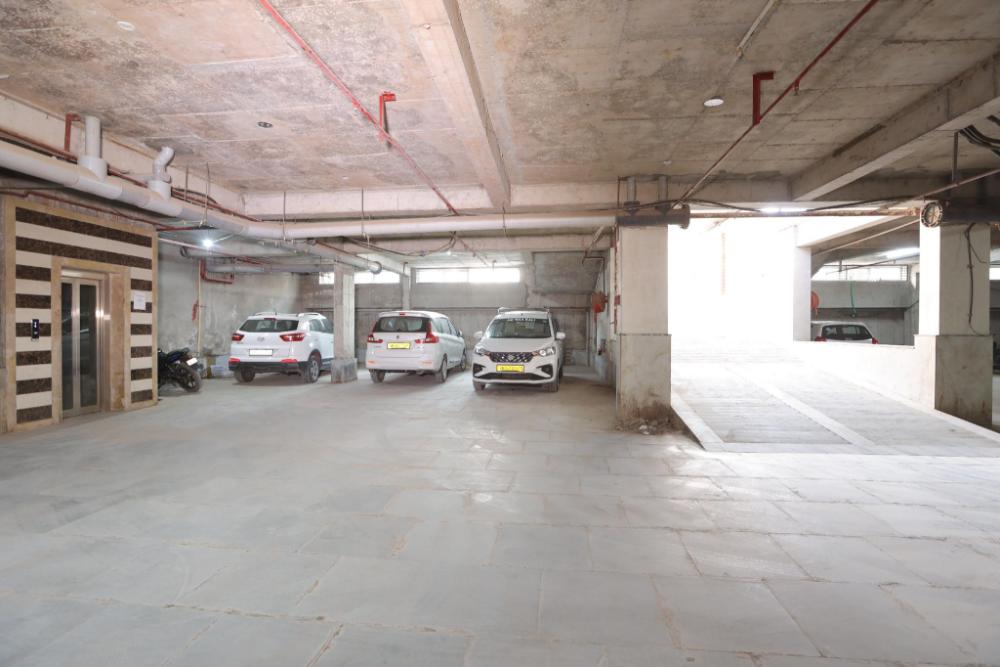 the elevate hotel near delhi airport
