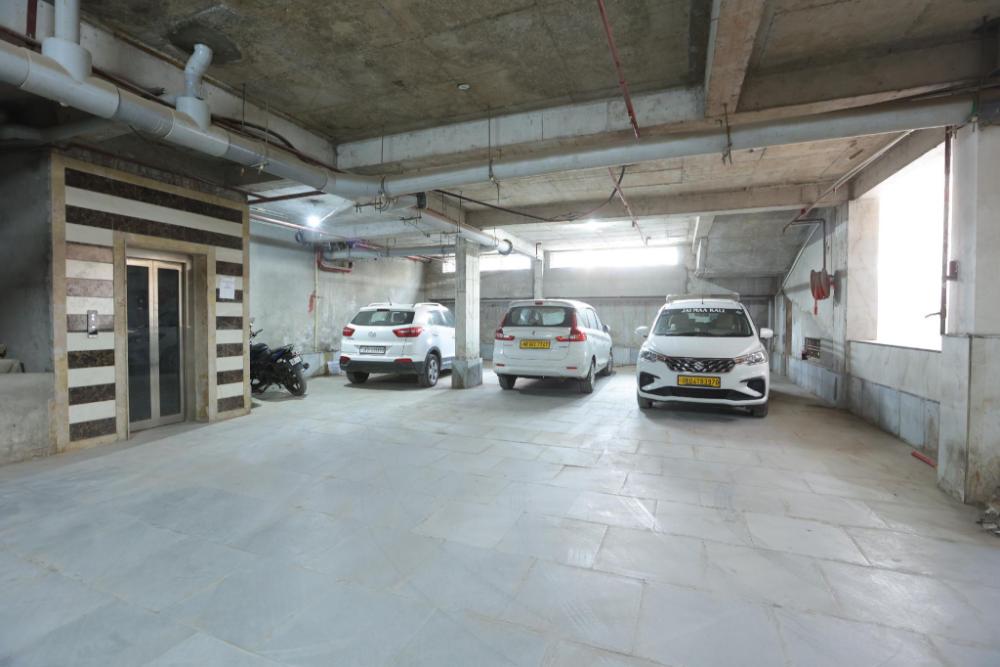 the elevate hotel near delhi airport