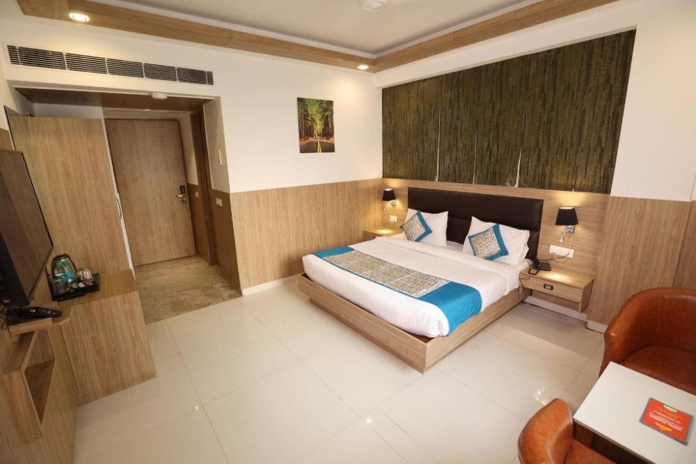 the elevate hotel near delhi airport