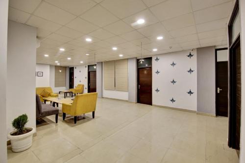 townhouse saket residency near saket metro