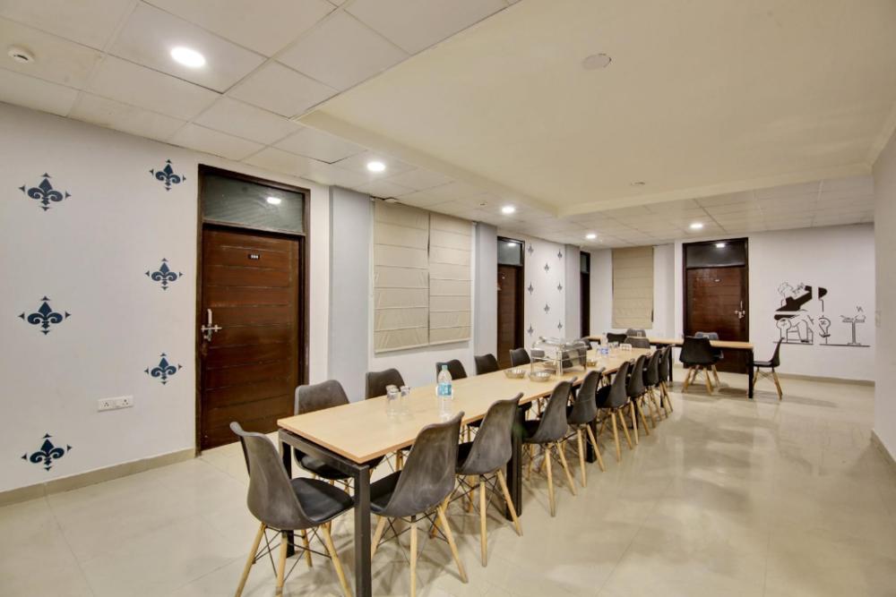 townhouse saket residency near saket metro