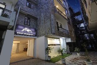 townhouse saket residency near saket metro