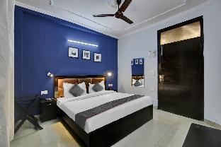 townhouse saket residency near saket metro