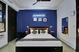 townhouse saket residency near saket metro