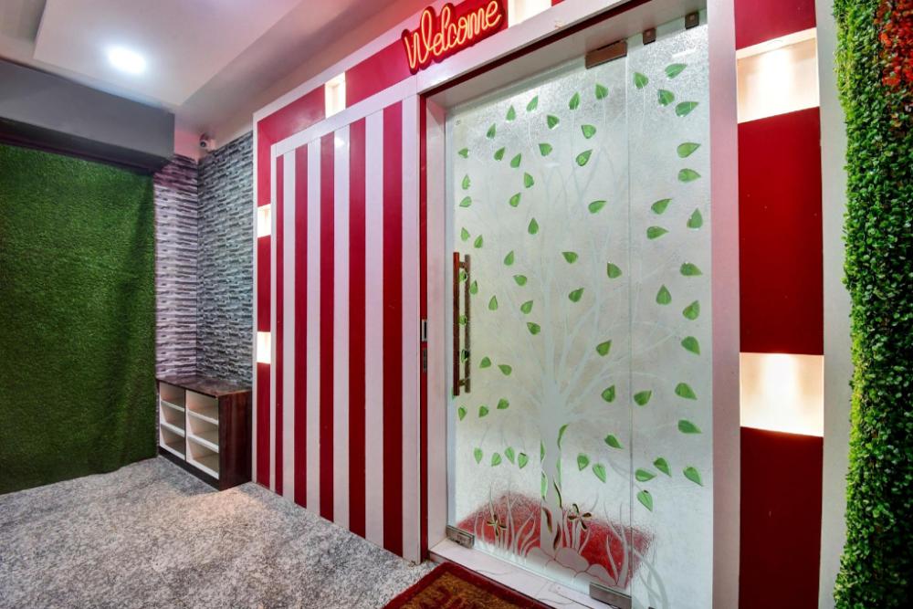 collection o g n palace