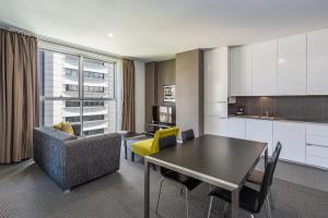 mantra 100 exhibition melbourne