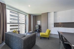 mantra 100 exhibition melbourne