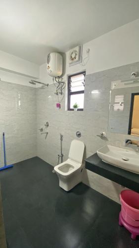 lingmoo residency