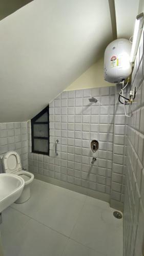 lingmoo residency