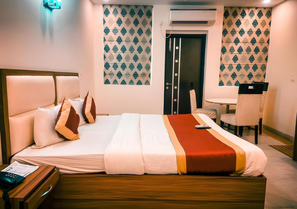 hotel leaf 9 cyber city near ambience mall