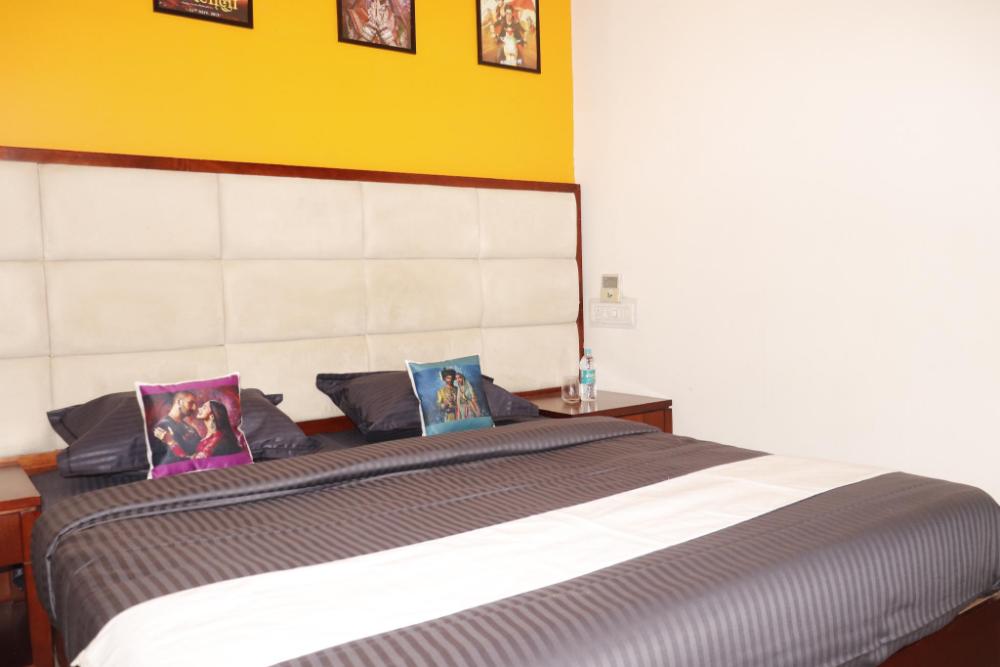 c suites business hotel