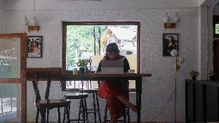 whoopers hostel jibhi