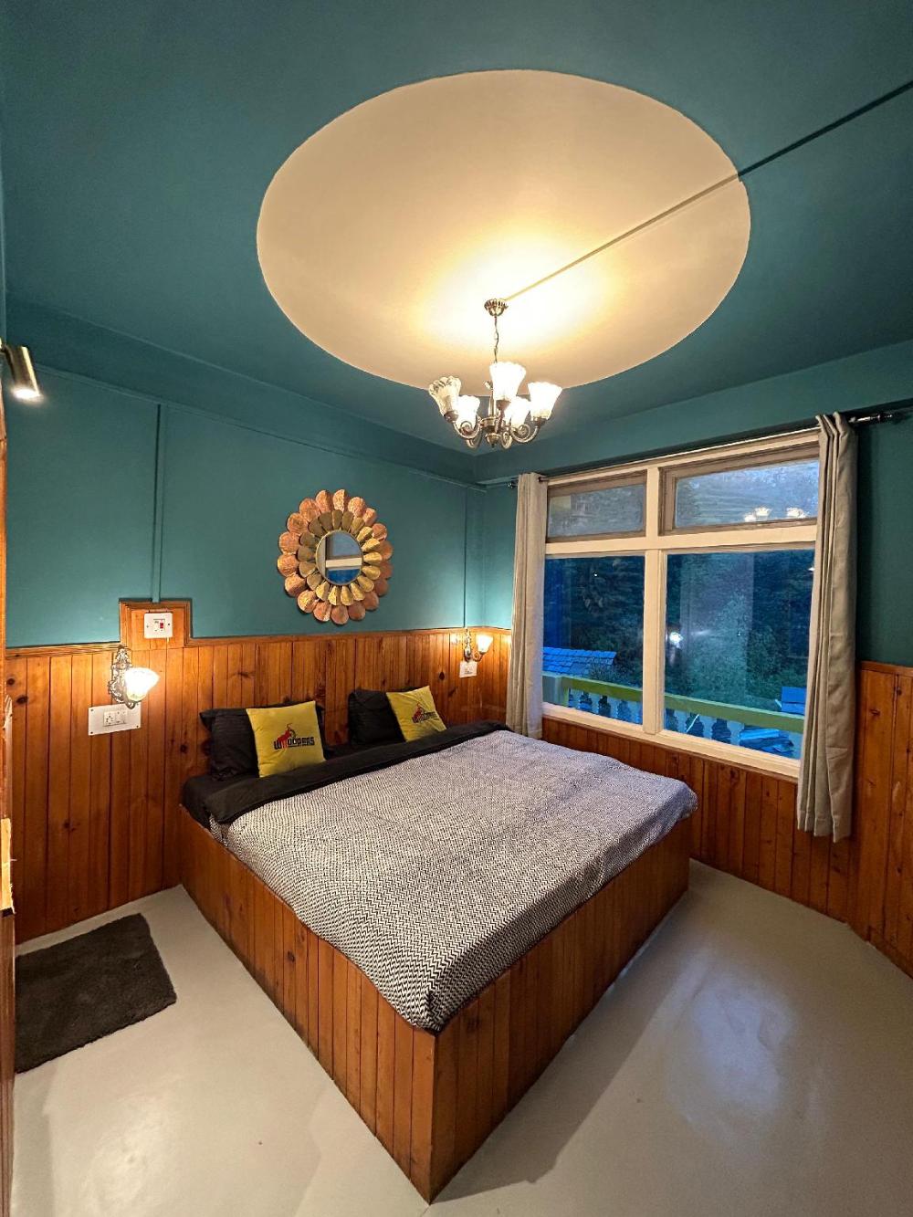 whoopers hostel jibhi