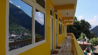 whoopers hostel jibhi