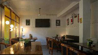 whoopers hostel jibhi