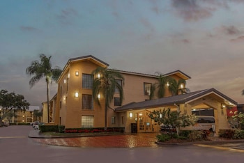 la quinta inn by wyndham miami airport north