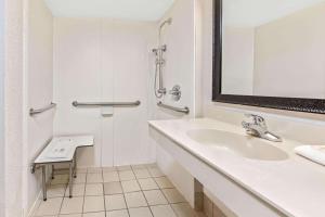 la quinta inn by wyndham miami airport north