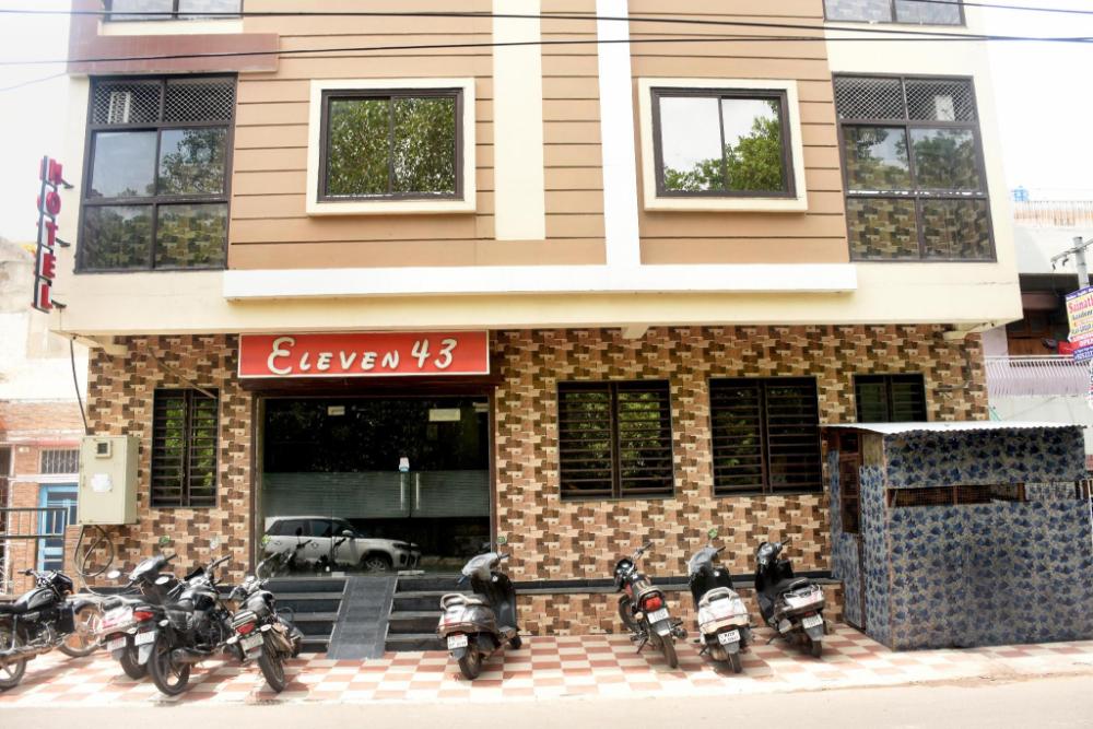 hotel eleven 43 suites