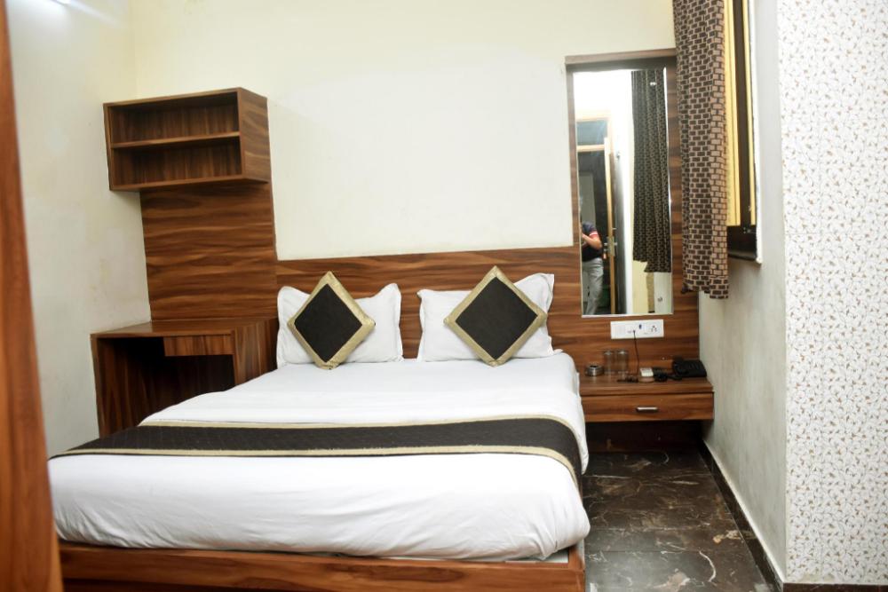 hotel eleven 43 suites