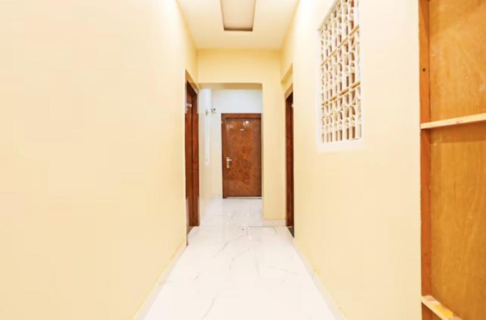 r k guest house paying guest