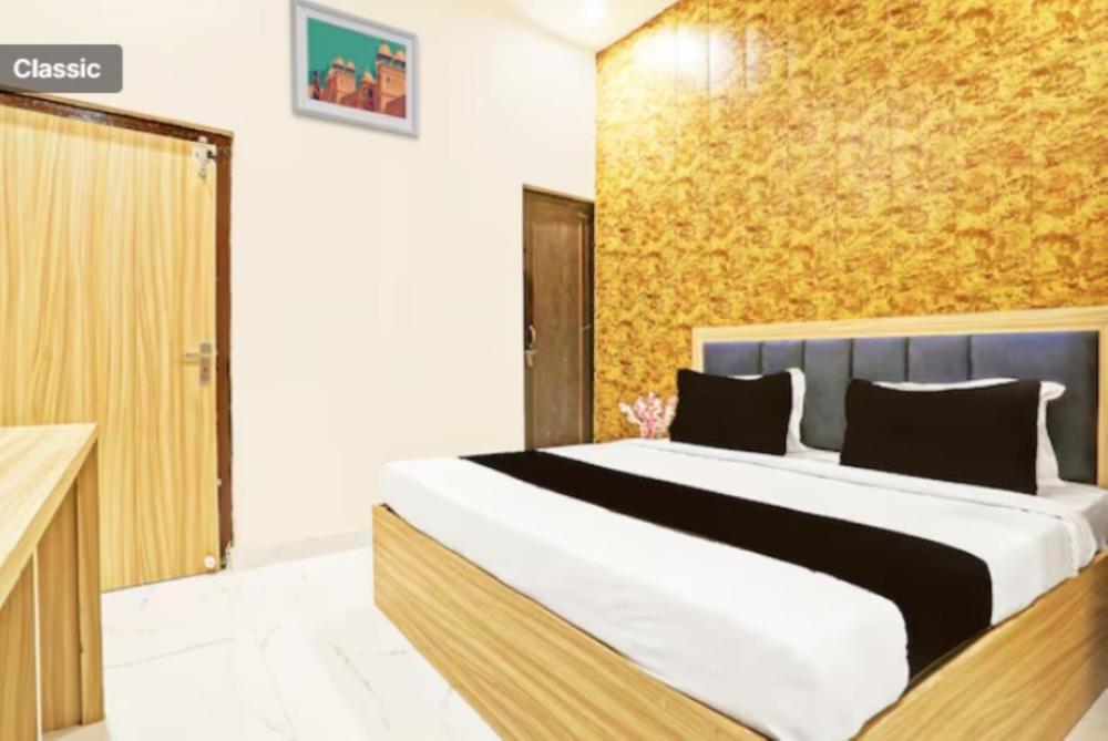 r k guest house paying guest