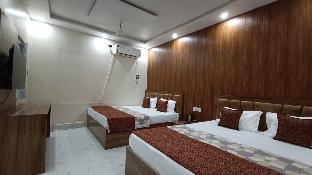 r k guest house paying guest