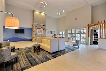 holiday inn express hotel and suites milwaukee airport by ihg