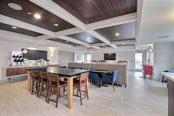 Holiday Inn Express Hotel & Suites Milwaukee Airport,Wisconsin>>Milwaukee,2.5 star