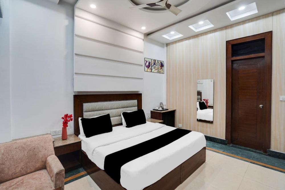 super townhouse selaqui chakrata road