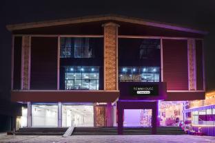 super townhouse selaqui chakrata road