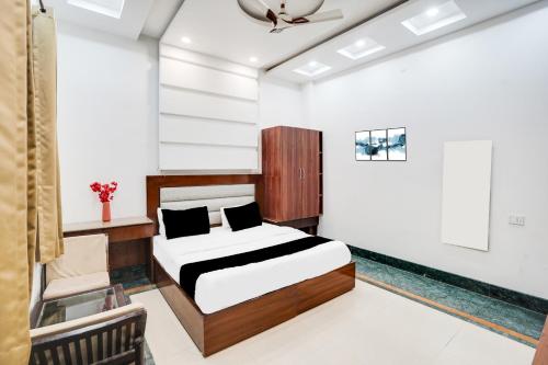 super townhouse selaqui chakrata road